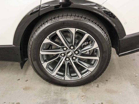 Used 2025 Cadillac Lyriq Sport image 8