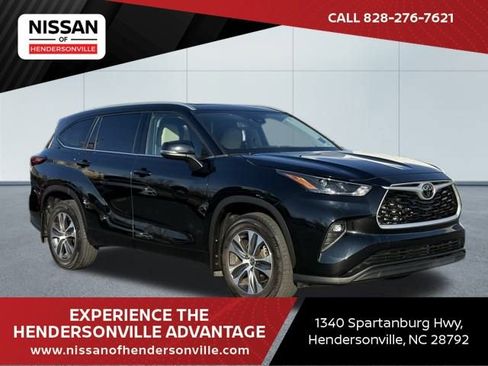Used 2022 Toyota Highlander XLE image 1