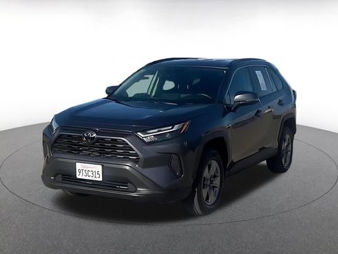 Used 2025 Toyota RAV4 XLE image 7