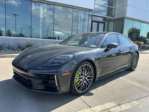 New 2026 Porsche Panamera 4 image 1