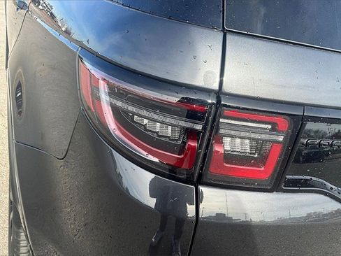 Used 2023 Land Rover Discovery Sport SE R-Dynamic image 31