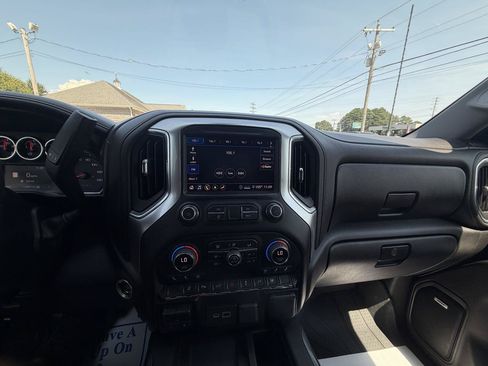 Used 2020 Chevrolet Silverado 2500 LTZ AWD/4WD image 17