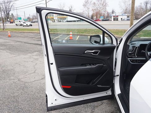 Used 2023 Kia Sportage EX image 23