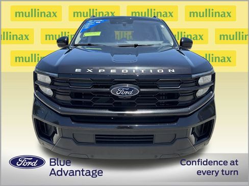 Used 2025 Ford Expedition Active RWD image 11
