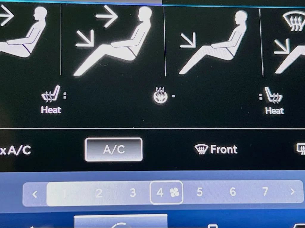 New 2027 Chrysler Pacifica Select FWD image 20
