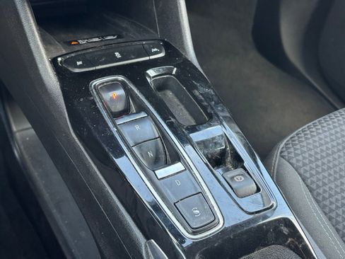 Used 2023 Chevrolet Bolt EUV LT image 8