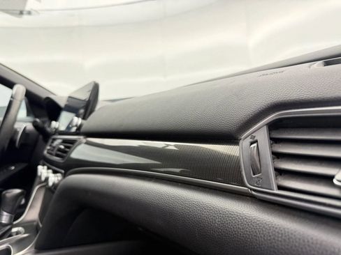 Used 2018 Honda Accord Sport image 20