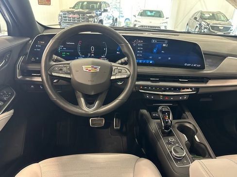 Used 2024 Cadillac XT4 Sport image 9