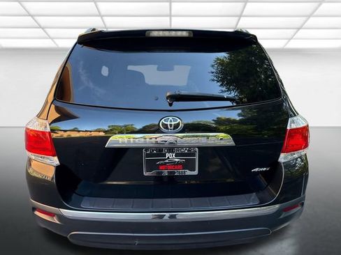 Used 2012 Toyota Highlander Limited w/ Tow Pkg AWD/4WD image 4
