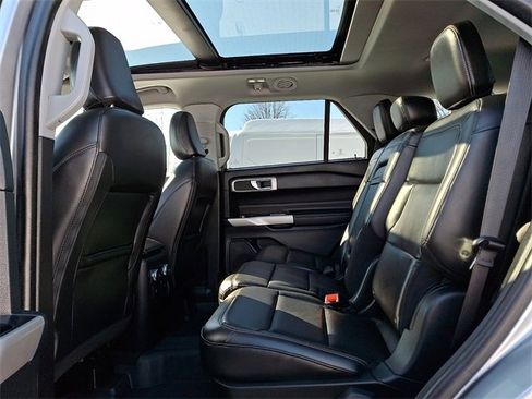 Certified 2022 Ford Explorer XLT w/ Equipment Group 202A image 11
