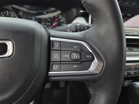 Used 2024 Jeep Compass Limited image 21