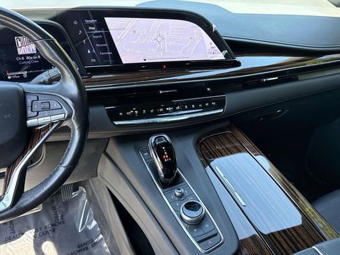 Used 2023 Cadillac Escalade ESV Premium Luxury AWD/4WD image 9