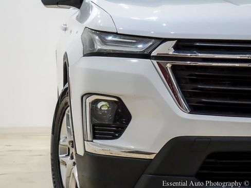 Used 2022 Chevrolet Traverse LS image 6
