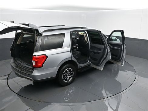 Used 2024 Ford Expedition XLT image 31