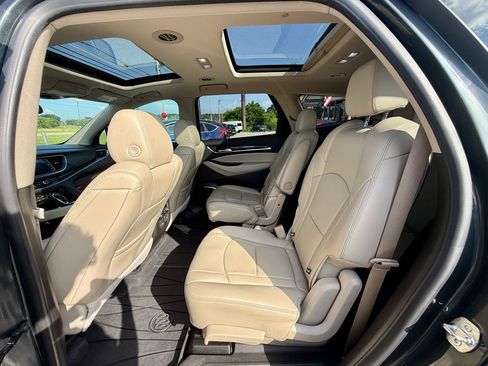 Used 2019 Buick Enclave Premium w/ Experience Buick Package FWD image 13