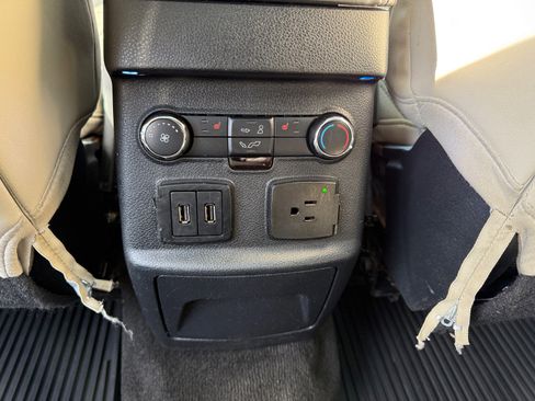 Used 2016 Ford Explorer Platinum image 15