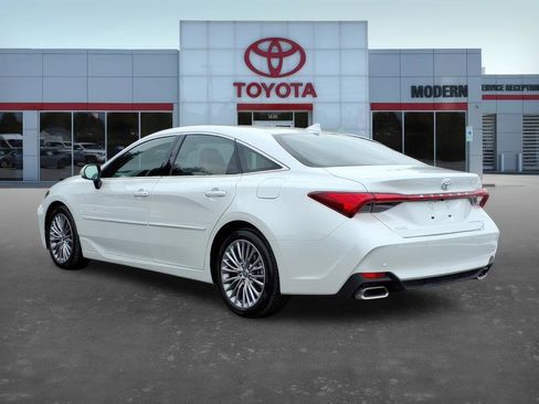 Used 2022 Toyota Avalon Limited w/ Advanced Safety Package image 7