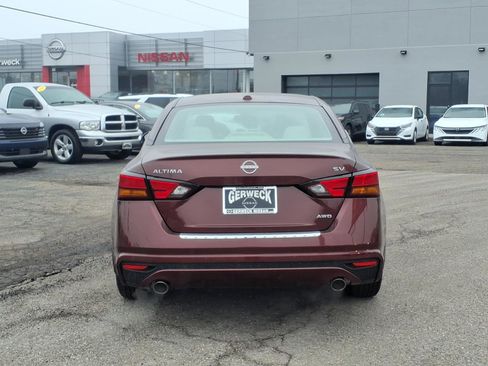 Used 2023 Nissan Altima 2.5 SV w/ SV Premium Package image 5