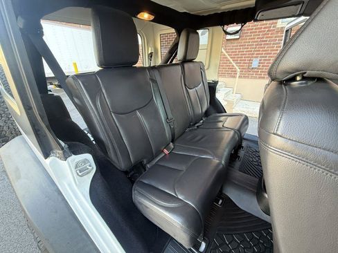 Used 2017 Jeep Wrangler Unlimited Sport w/ Quick Order Package 24S AWD/4WD image 23