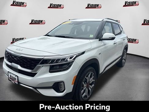 Used 2022 Kia Seltos SX w/ Sunroof Package AWD/4WD image 1