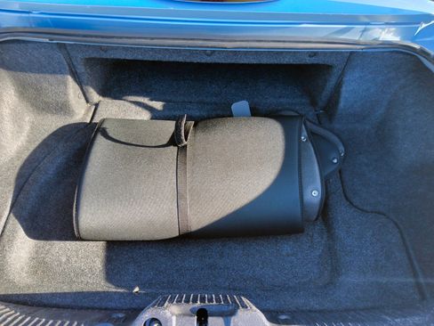 Used 2004 Ford Thunderbird image 49