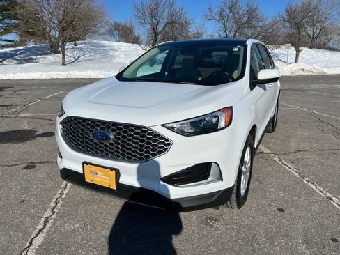 Used 2023 Ford Edge SEL image 4