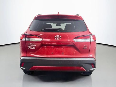 Used 2022 Toyota Corolla Cross LE w/ Moonroof Package AWD/4WD image 5