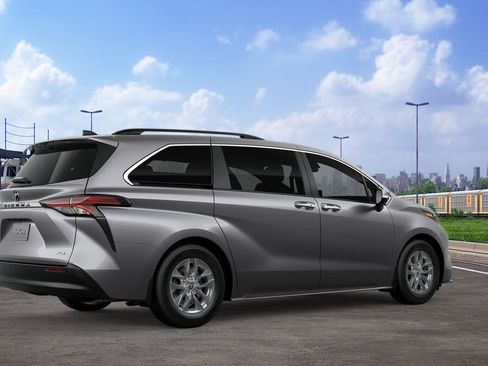 New 2026 Toyota Sienna XLE FWD image 10