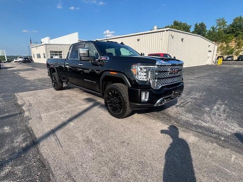 Used 2023 GMC Sierra 3500 Denali w/ Denali Black Diamond Edition AWD/4WD image 2