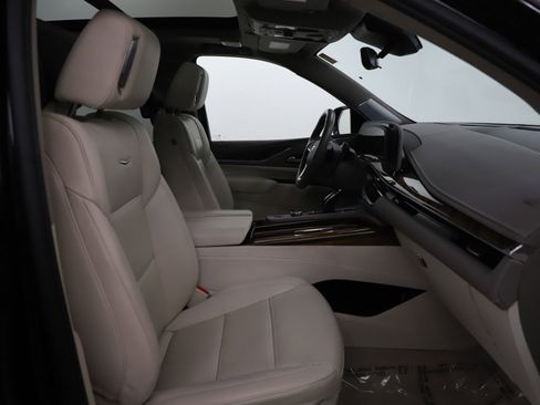 Used 2024 Cadillac Escalade ESV Sport Platinum w/ LPO, ONYX Package AWD/4WD image 12