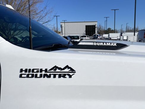 Used 2024 Chevrolet Silverado 2500 High Country w/ High Country Premium Package image 45