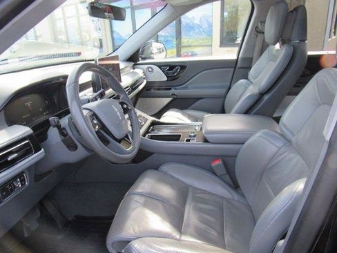 Used 2020 Lincoln Aviator Reserve w/ Equipment Group 202A image 11