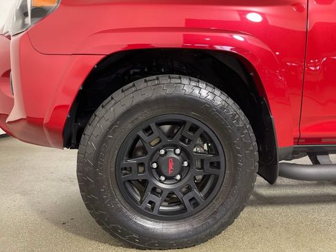 Used 2023 Toyota 4Runner SR5 Premium w/ Moonroof Package AWD/4WD image 11