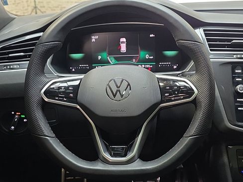 Used 2024 Volkswagen Tiguan SE R-Line image 17