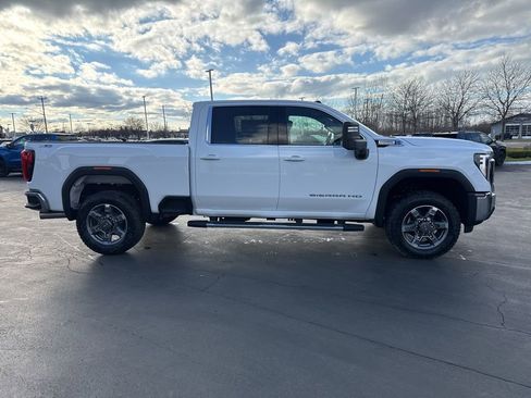 New 2026 GMC Sierra 2500 SLE w/ SLE Value Package; image 8