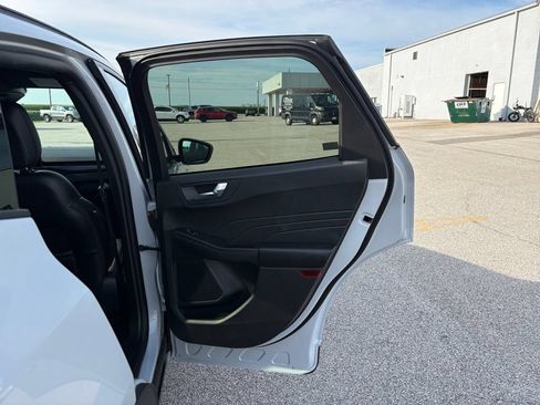 Used 2025 Ford Escape ST-Line AWD/4WD image 37