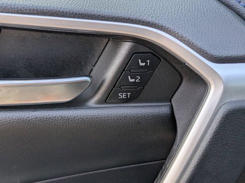 Used 2022 Toyota RAV4 XSE AWD/4WD image 16