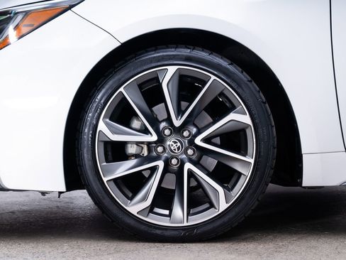Used 2022 Toyota Corolla XSE w/ Carpet Mat Package (TMS) FWD image 4