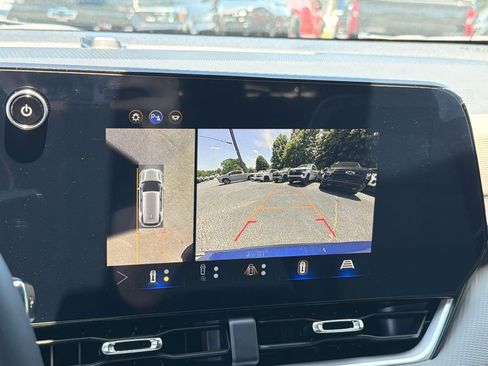 New 2026 Chevrolet Equinox LT w/ Convenience Package II FWD image 30