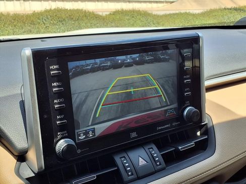 Used 2020 Toyota RAV4 XLE Premium FWD image 21