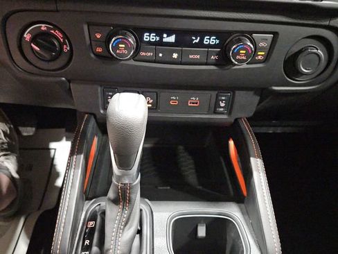 Used 2026 Nissan Frontier PRO-4X w/ Pro-4x Convenience Package AWD/4WD image 18