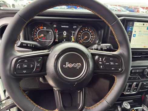 Used 2024 Jeep Wrangler Sport image 15