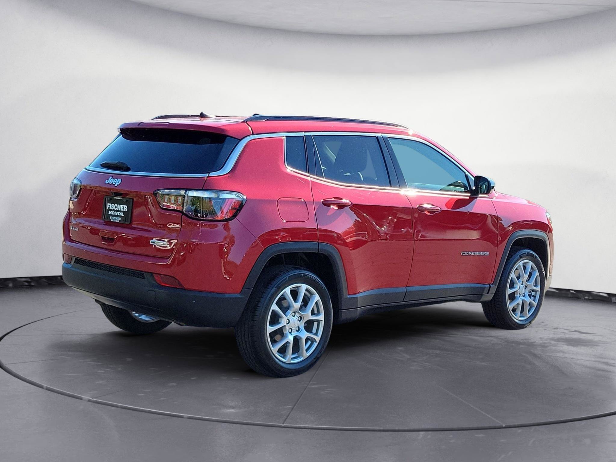 Used 2023 Jeep Compass Latitude AWD/4WD image 3
