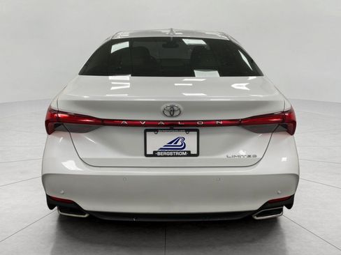Used 2020 Toyota Avalon Limited w/ Advanced Safety Package FWD image 5
