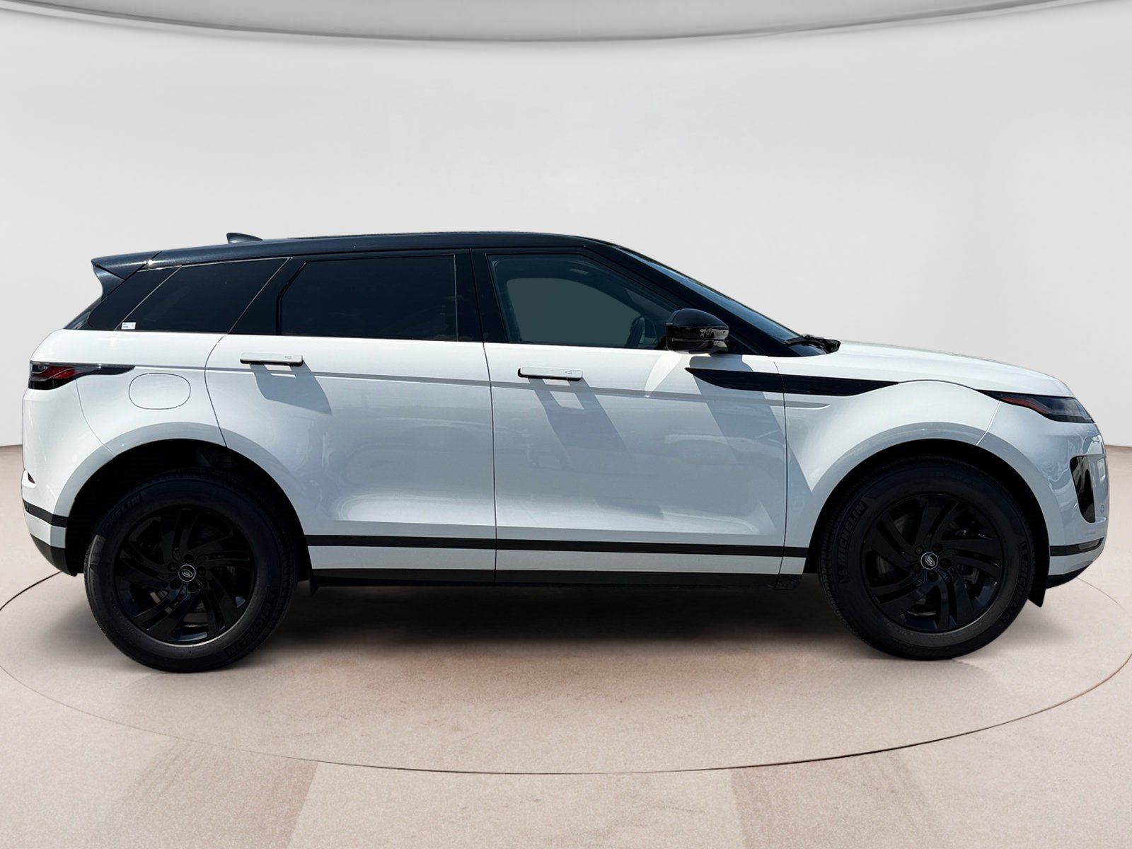 Used 2024 Land Rover Range Rover Evoque S AWD/4WD image 6