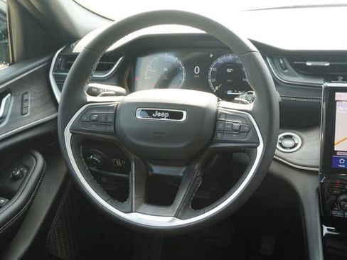 New 2025 Jeep Grand Cherokee Limited w/ Black Appearance Package AWD/4WD image 14