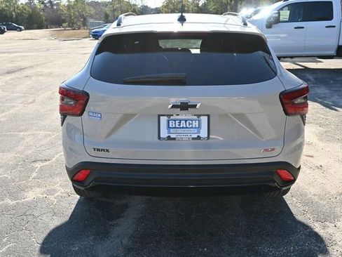 New 2026 Chevrolet Trax RS w/ Sunroof Package image 4