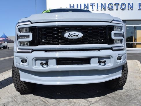 Used 2025 Ford F450 Lariat w/ FX4 Off-Road Package image 37