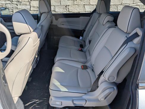 New 2026 Honda Odyssey Touring image 17