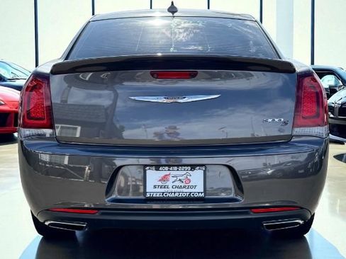 Used 2019 Chrysler 300 S image 4